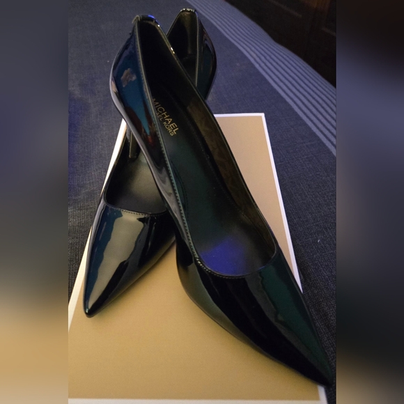 Michael Kors Alina Flex Pumps For Womens - Picture 3 of 7